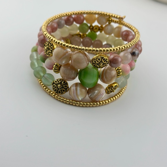 🌸✨ Pastel Dreams – 5 Coil Memory Wire Bracelet ✨🌸 - Picture 8 of 10